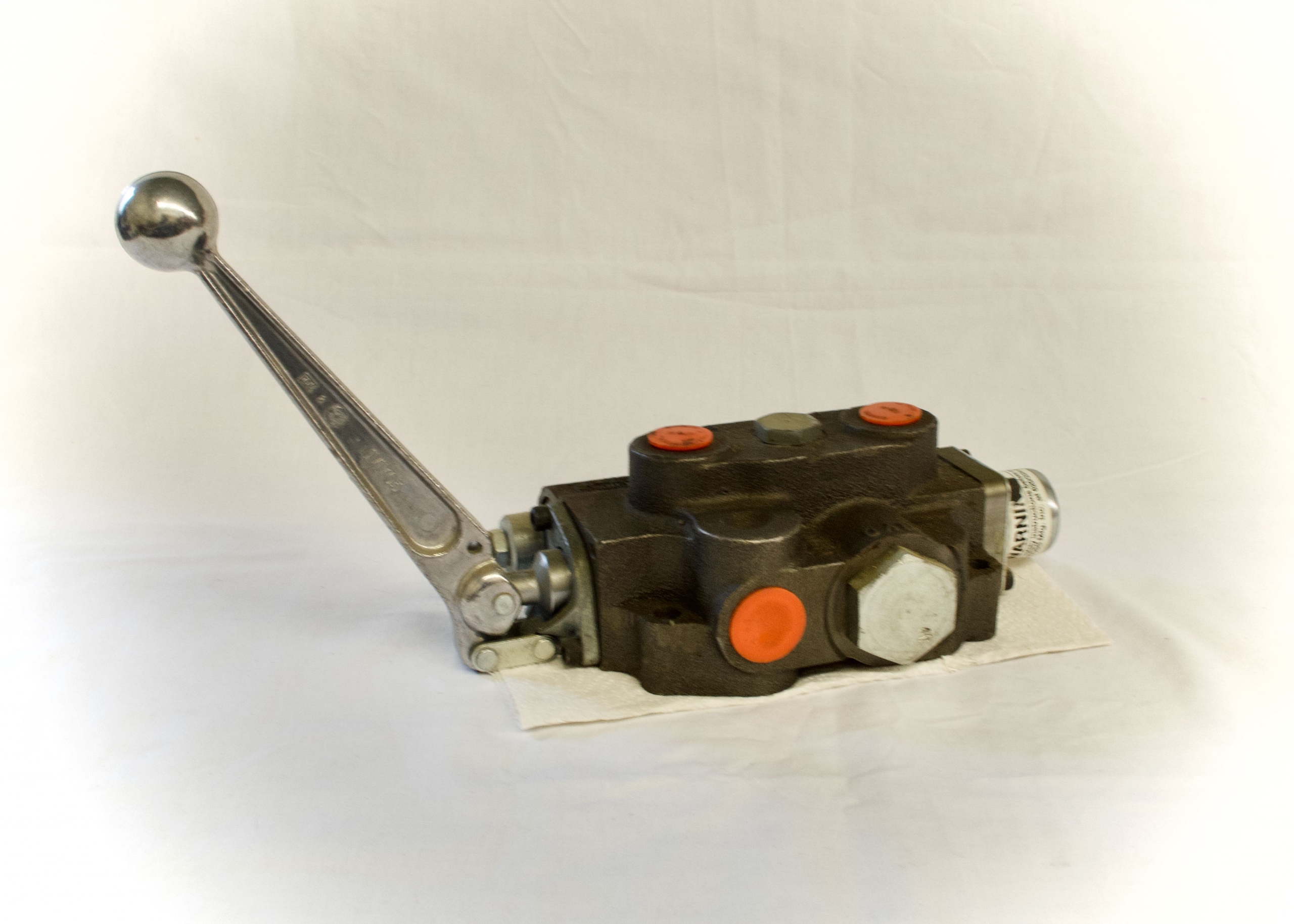 Hydraulic Control Valve, Manual 4way 3position, 2500 psi Agvise